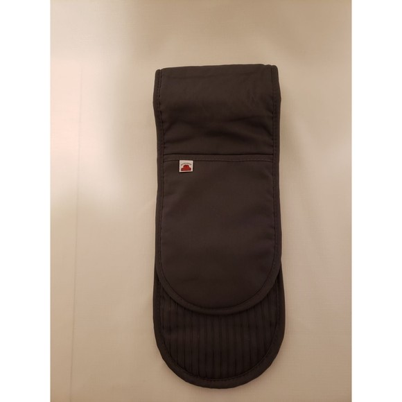 Kitchen Big Red House Double Oven Mitt - Picture 2 of 4